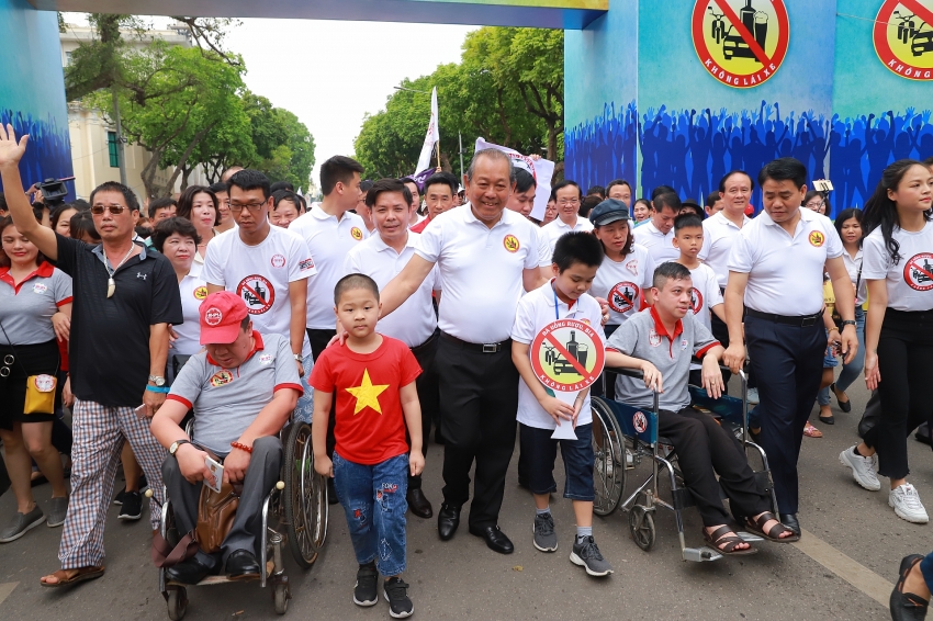 thousands march in anti drunk driving campaign in hanoi