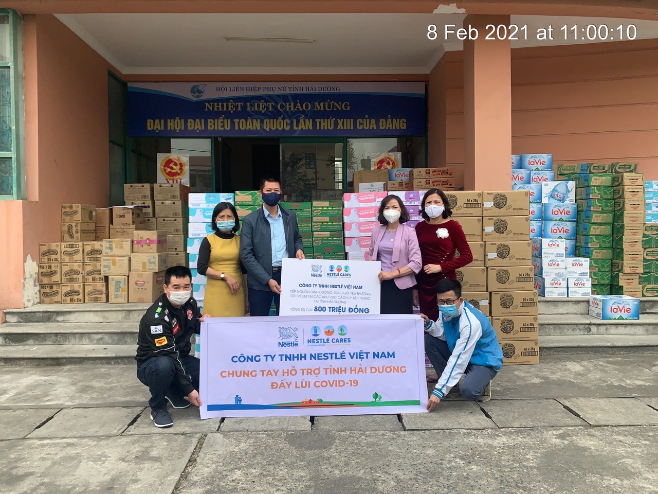 Nestlé Vietnam gifts 100,000 nutritional products to children in COVID-19 danger zones