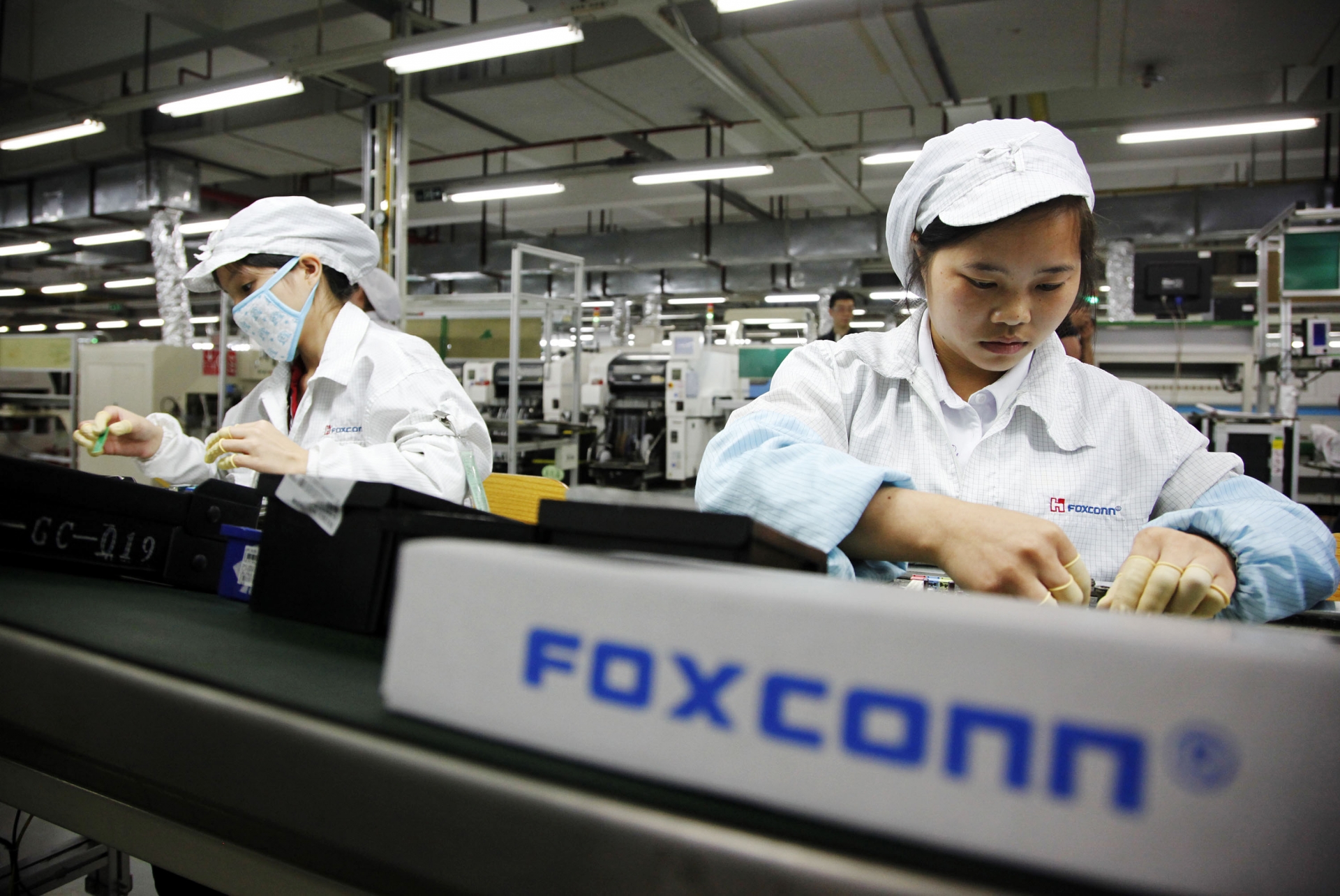 Foxconn to invest $700 million in Vietnam