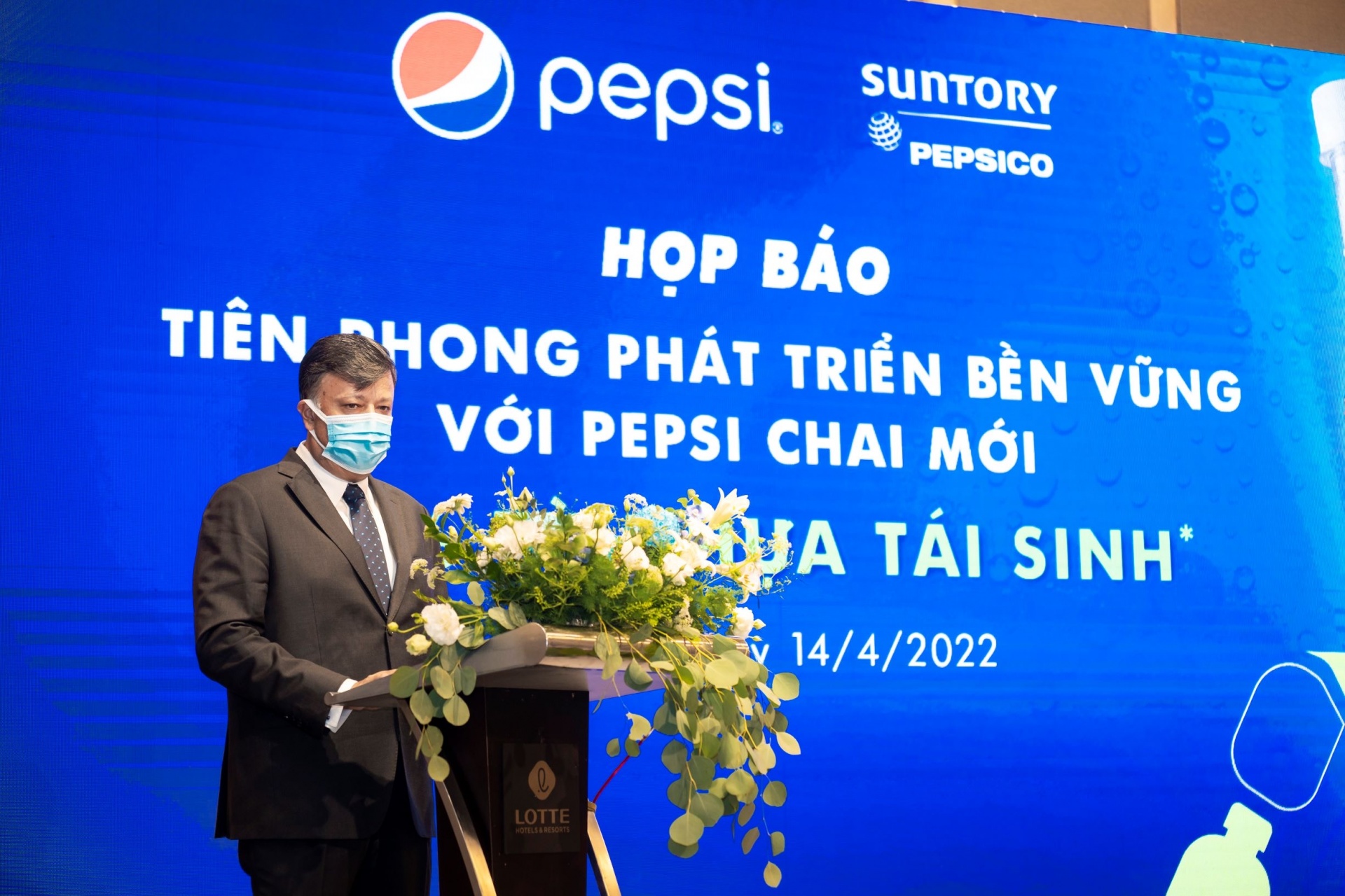 Suntory PepsiCo launches drink with fully recycled plastic packaging