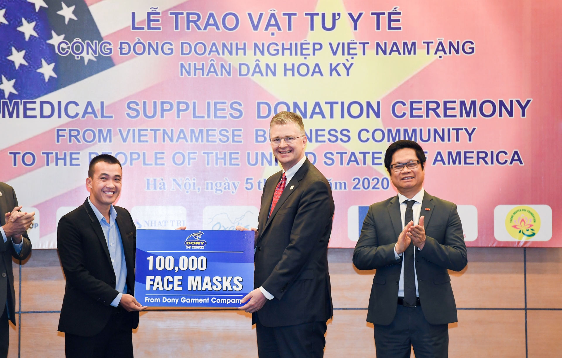 vietnamese businesses donate over one million masks to the us