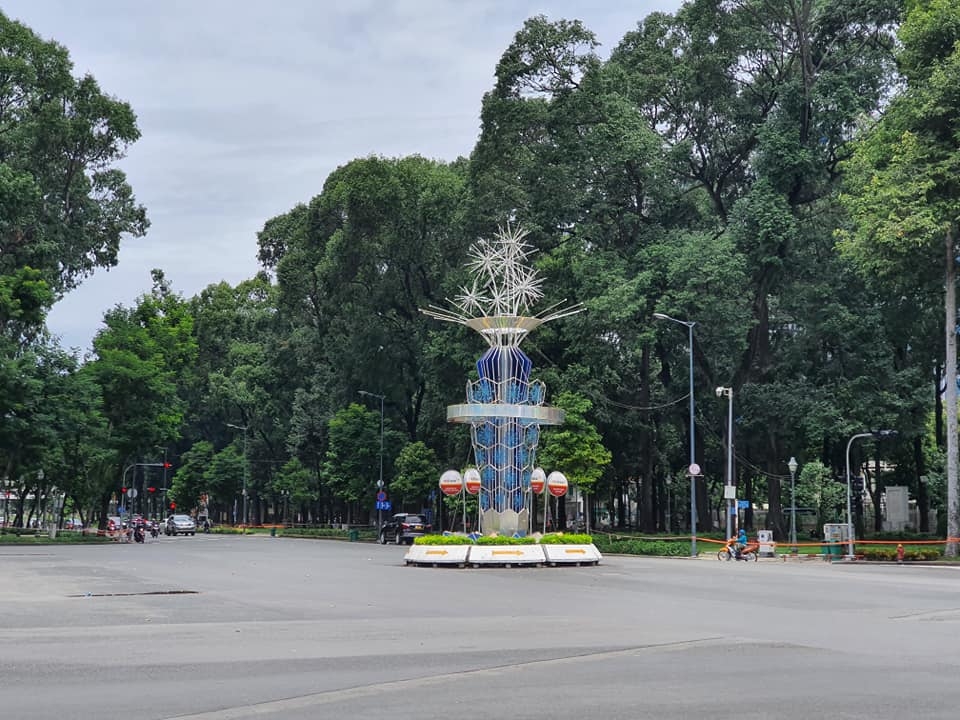 Ho Chi Minh City maintains social distancing measures for another two weeks