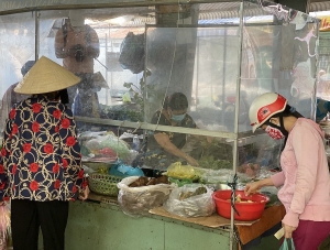 Ho Chi Minh City will reopen the traditional markets to ease the lack of fresh food