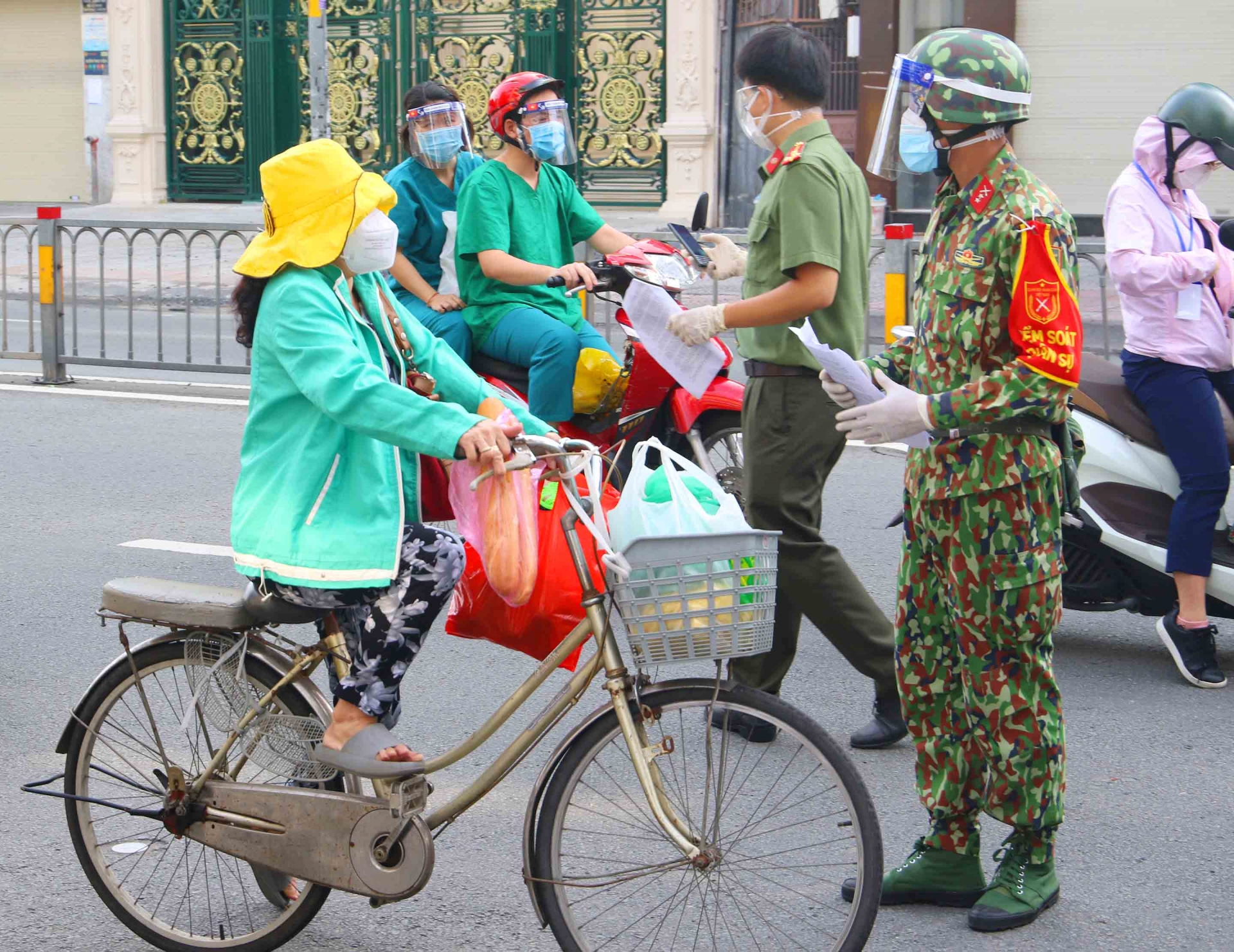 Ho Chi Minh City to gradually reopen economy as infection cases decline