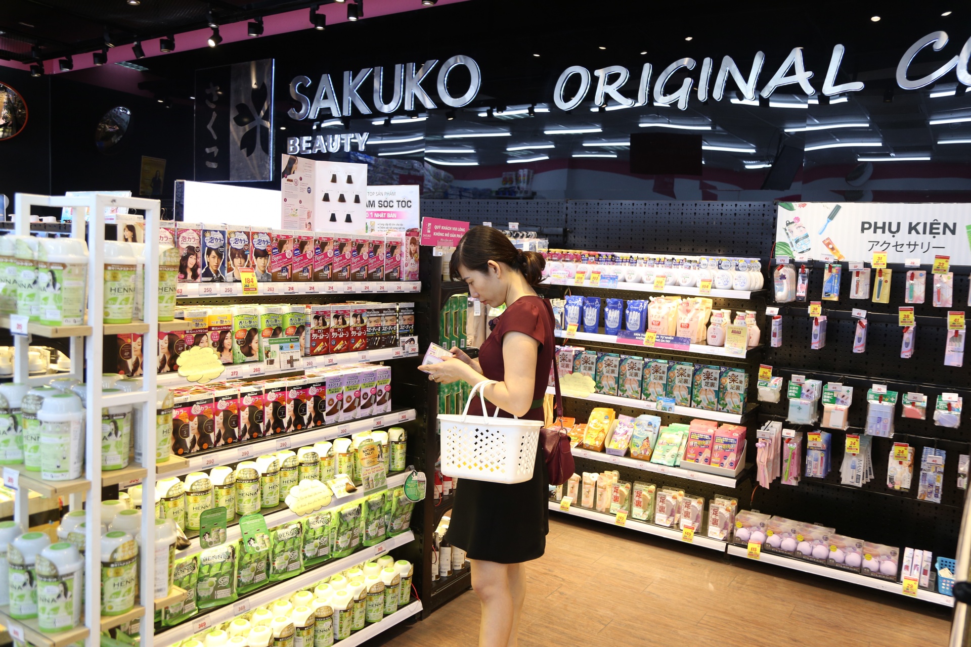 Japanese retailers are committed to the huge potential of the Vietnamese market