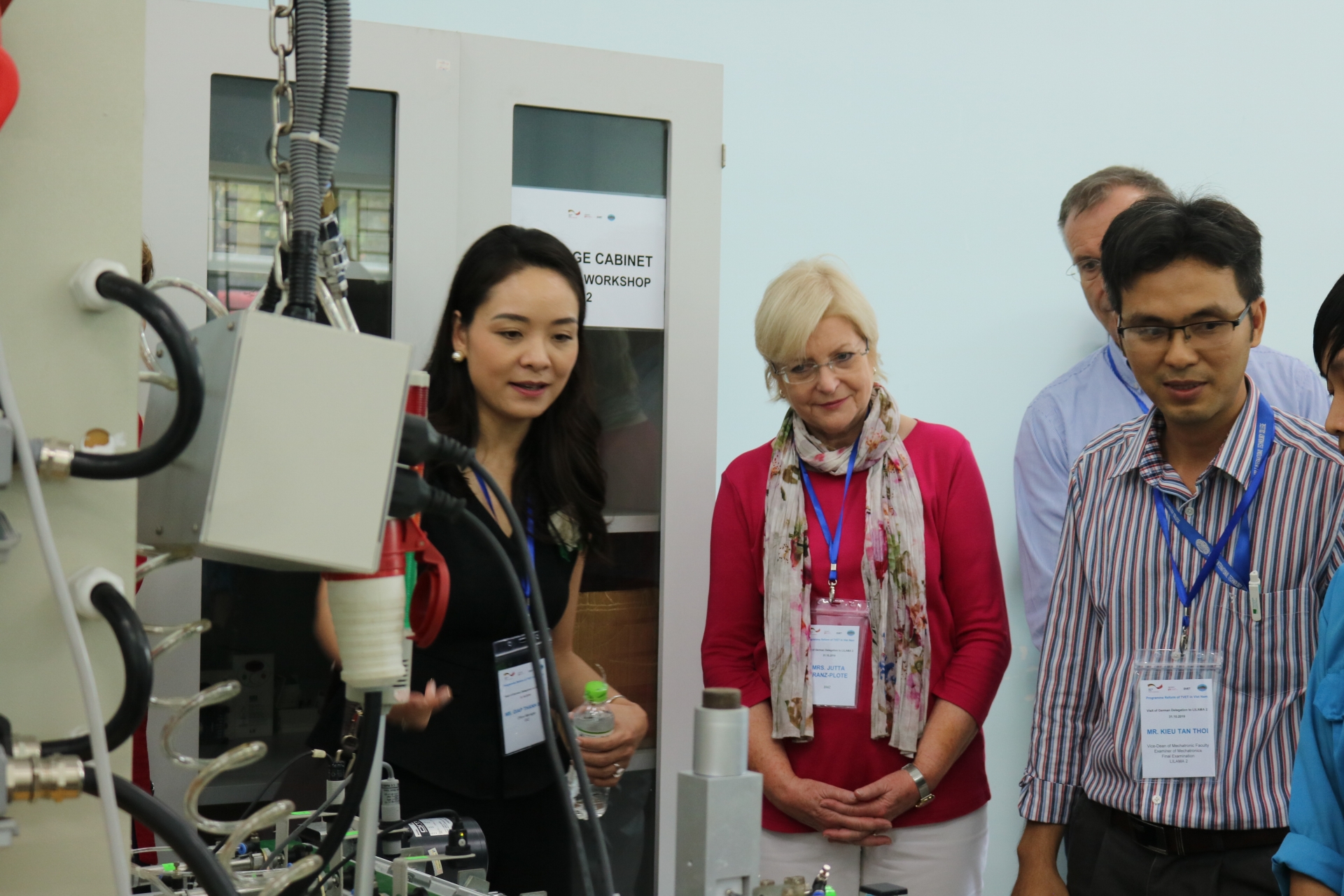 german delegation pays visit to bosch rexroth industry 40 lab