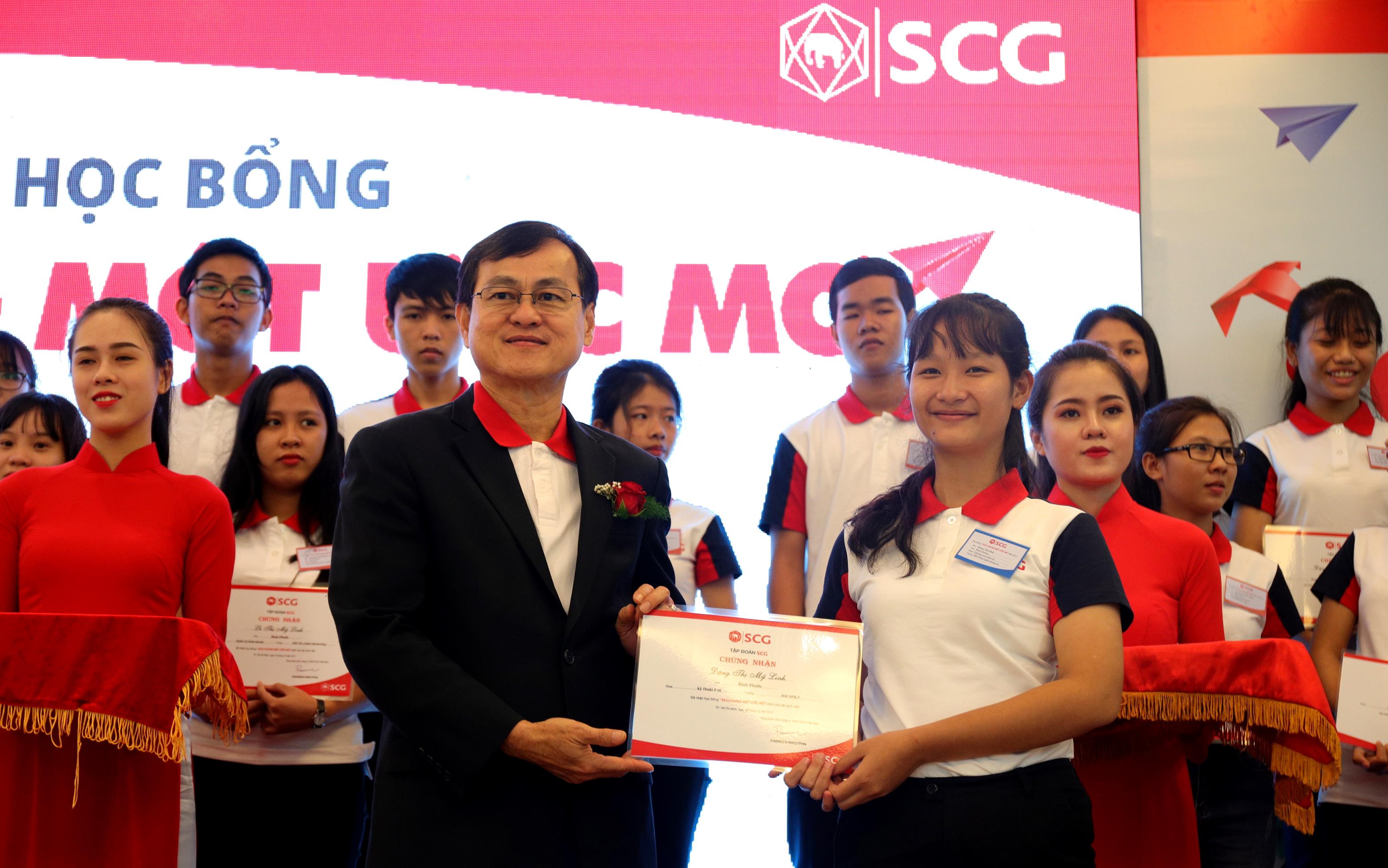 scg awards scholarships to 114 students in 2017