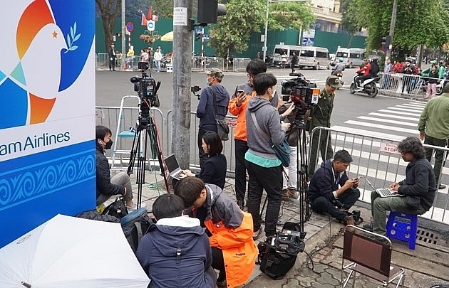 International media lining up to catch glimpse of Kim Jong Un