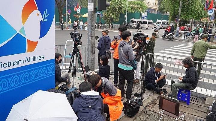 international media lining up to catch glimpse of kim jong un
