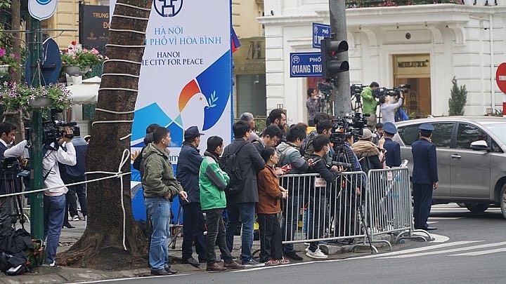 international media lining up to catch glimpse of kim jong un