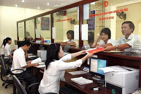 Ho Chi Minh City to test merit pay for workers