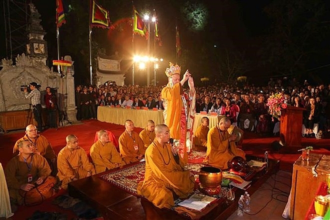northern festivals remembering tran dynasty draw public crowds