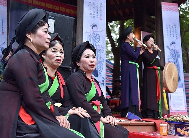 savouring the beautiful melodies of quan ho singing at lim festival