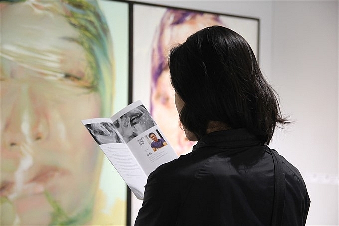 artist explores the soul through distorted faces