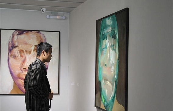 Artist explores the soul through distorted faces