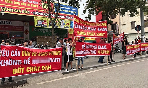 hanoi residents demonstrate against poor fire readiness