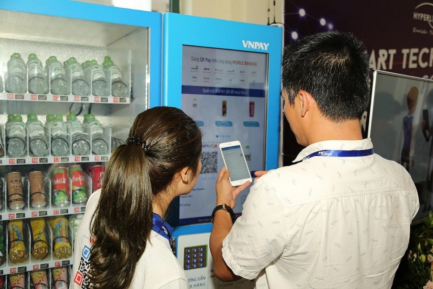 vnpay takes lead in qr payment trend