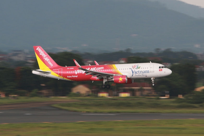 hundreds of vietjet tickets priced vnd0 at myanmar international tourism expo 2018